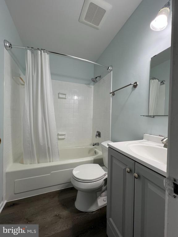 Building Photo - 12320 Woodlawn Ct