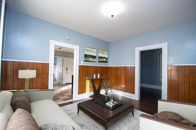 Building Photo - 335 Zion St