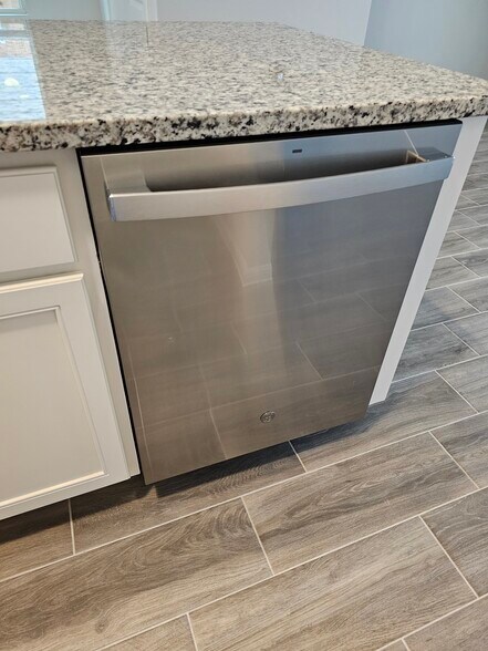 Dishwasher - 9612 Whisper Willow Blvd