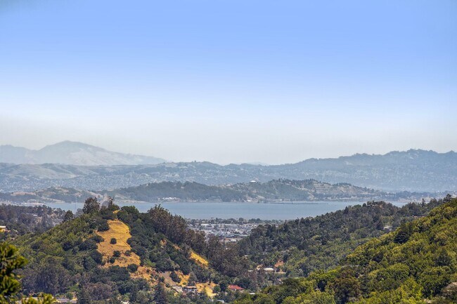 Building Photo - 85 Ridge Rd