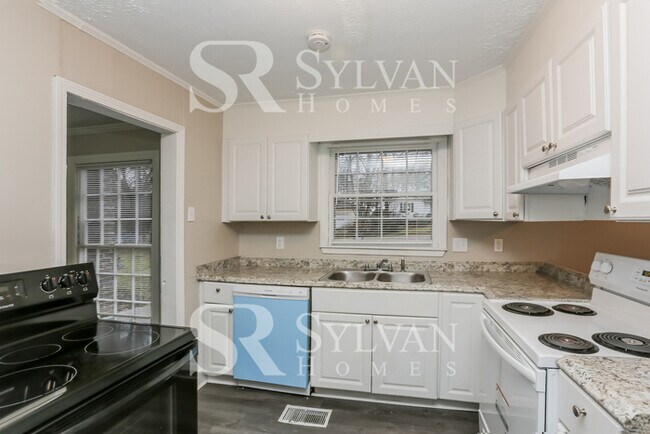 Building Photo - Enjoy living the good life in this 4 bedroom, 2 bathroom home