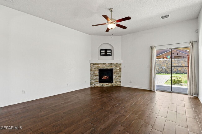 Building Photo - 3141 Fury Point Pl