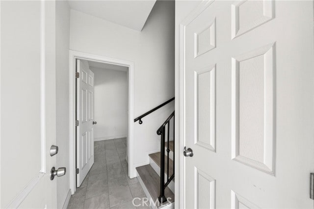 Building Photo - 525 W Woodcrest Ave