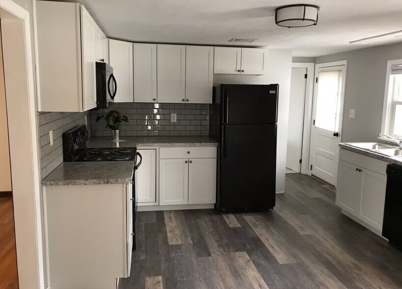 Building Photo - 407 Mount Allen Drive