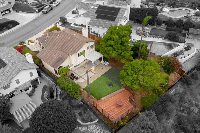 Building Photo - 4 Bed | 3 Bath | 1,979 Sq. Ft. | Stunning ...