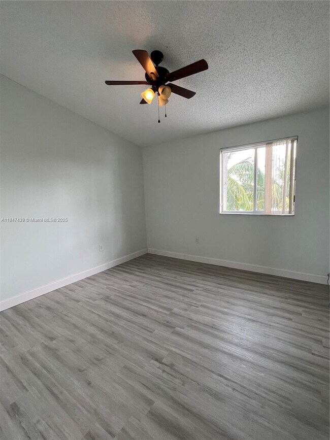 Building Photo - 17798 SW 139th Ct