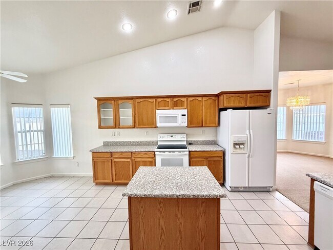 Building Photo - 5421 N Fleetwood Pl