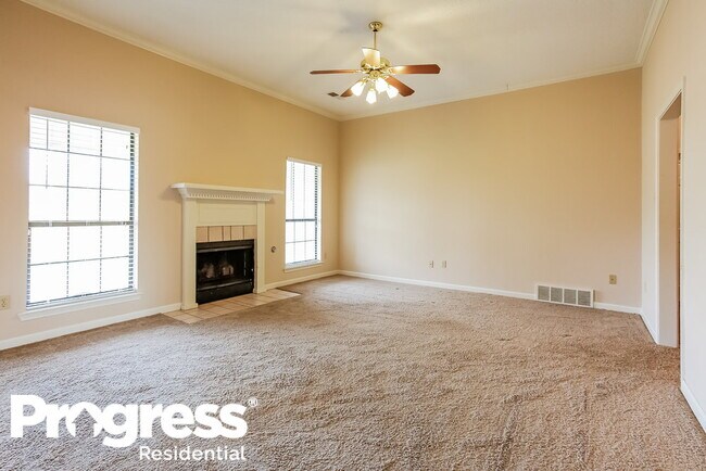 Building Photo - 6690 Autumn Wood Cove