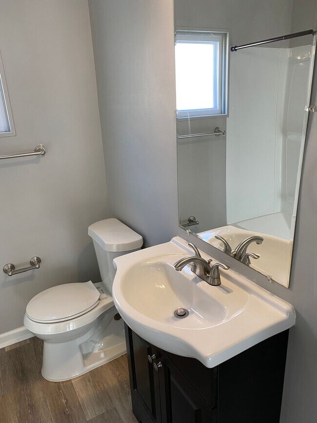 Building Photo - 181 N Balph Ave