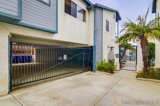 Primary Photo - 4704 W Point Loma Blvd