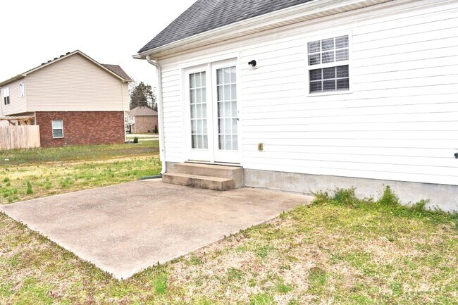Building Photo - Wonderful 3BR/2BA Smyrna home on a corner lot, 2 car garage!