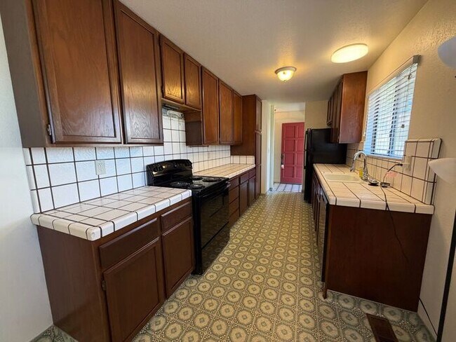 Building Photo - Lovely home in Marina available March 16, 2026!