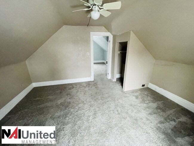 Building Photo - Three bedroom, one bathroom home for rent