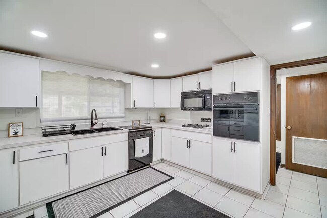 Building Photo - 9 Francis St