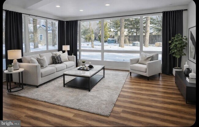 Building Photo - 10217 McKean Ct