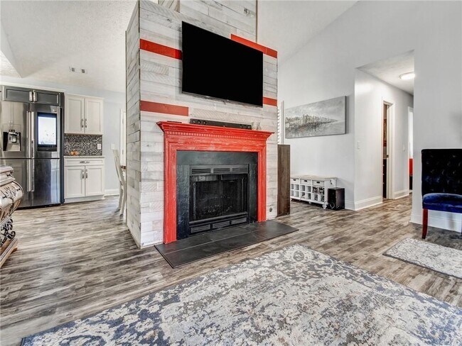 Building Photo - 3840 Forsythia Way
