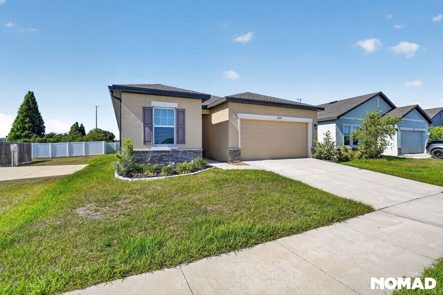 Building Photo - 2389 Harris Hawk Ave