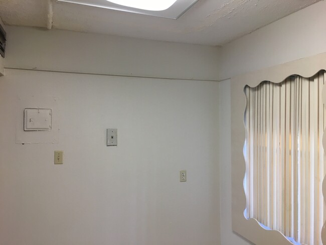 Building Photo - 1 Bedroom Condominium - Spring Creek - Sun...