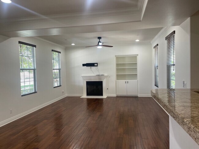Building Photo - Welcome to your dream home in the heart of Tustin 92782!