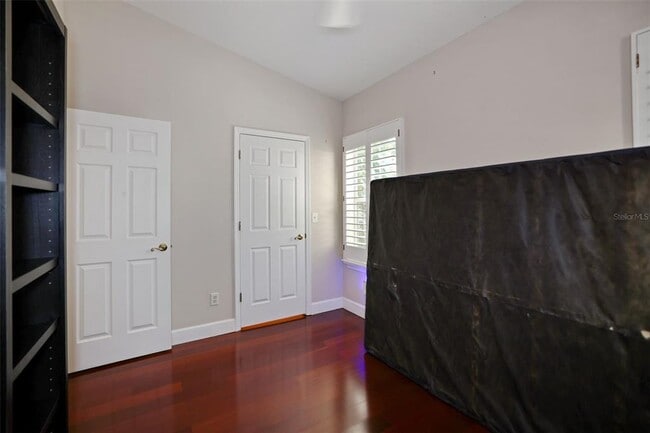 Building Photo - 632 Charles Ct S