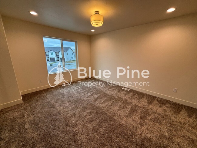 Building Photo - 2391 Caliber Pl