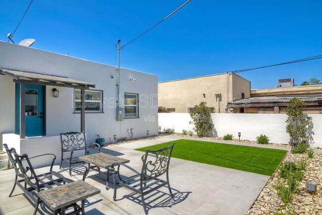 Building Photo - 4687 Hamilton St