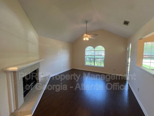 Building Photo - 127 Redford Dr