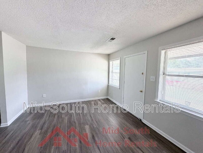 Building Photo - 3431 Rebeh Rd