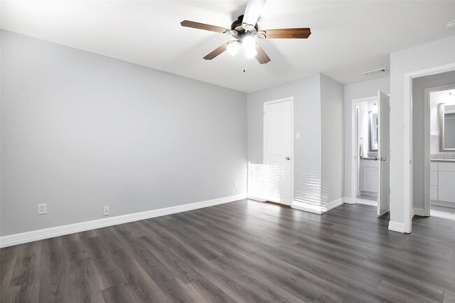 Building Photo - 56 E White Willow Cir