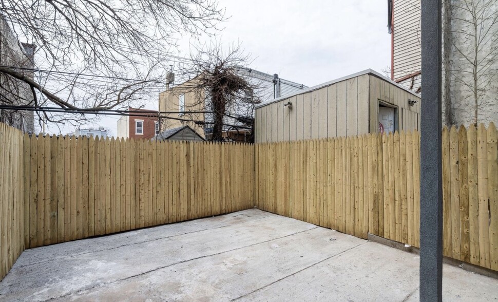 Building Photo - 2138 E Birch St