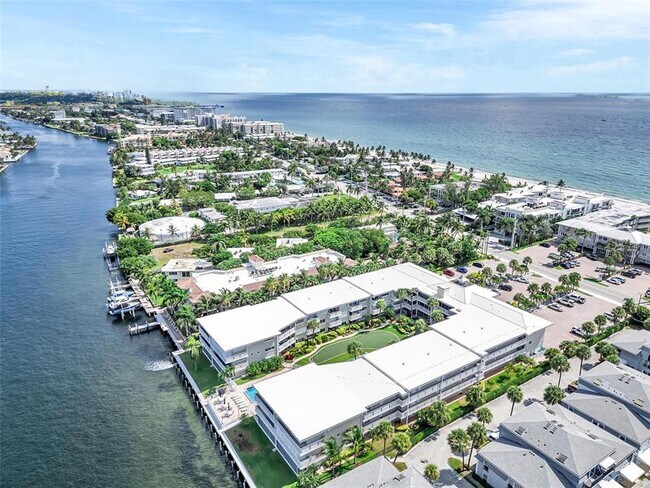 Building Photo - 1198 Hillsboro Mile