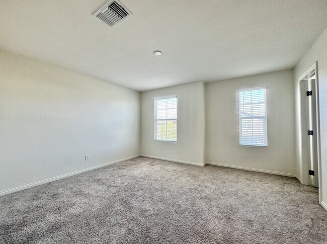 Building Photo - 4258 Tarim St
