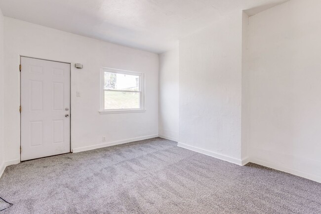 Building Photo - 610 Ceres Wy