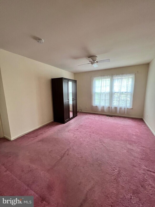 Building Photo - 9551 Duffer Way