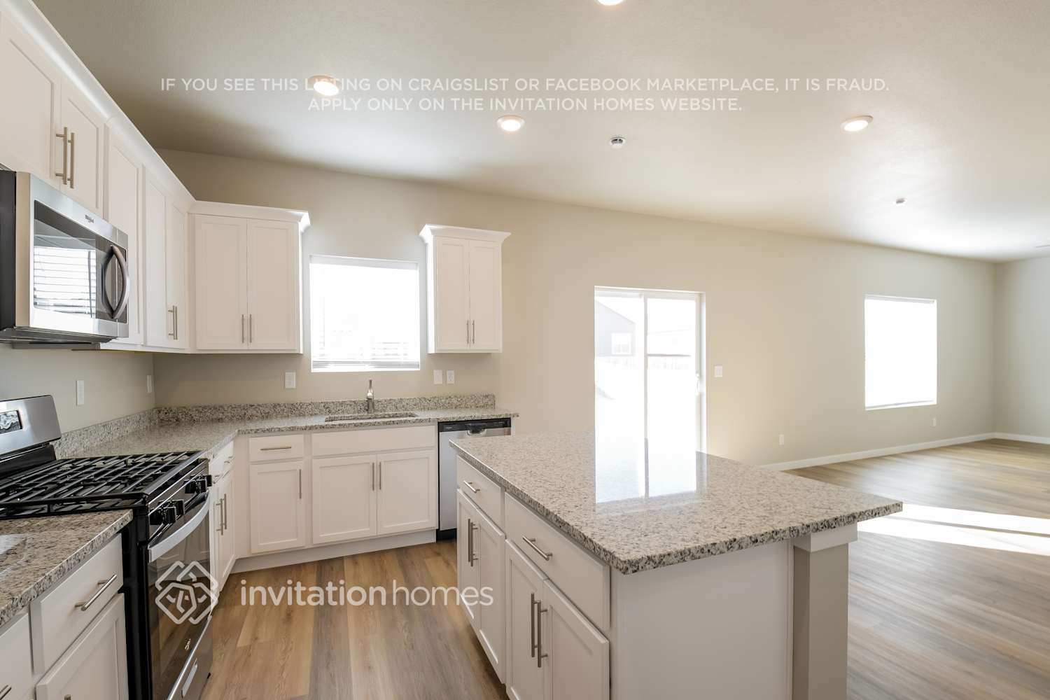 Building Photo - 957 Cascade Falls St