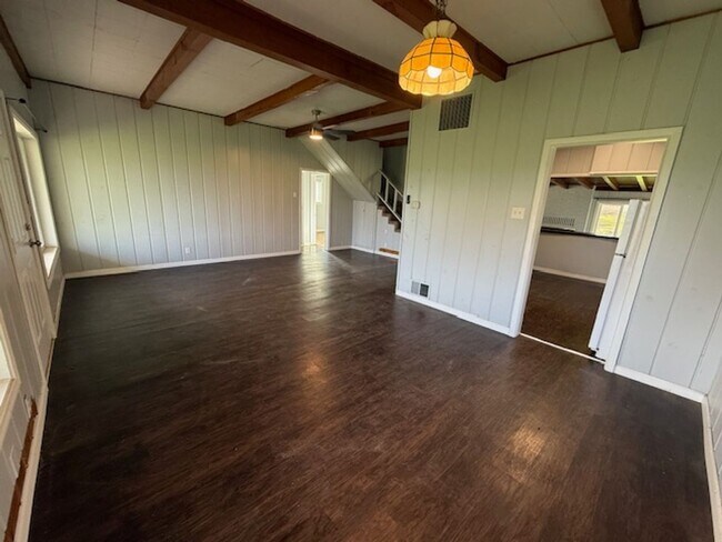 Building Photo - 3 Bedroom Farm Home for Rent Dundee OR