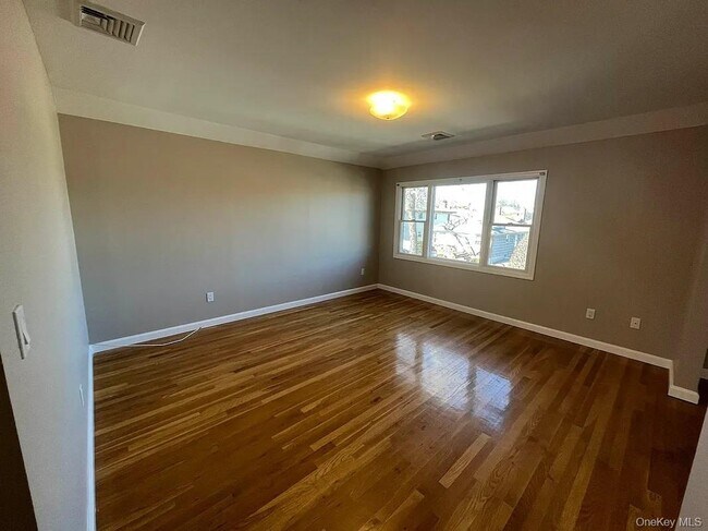 Building Photo - 15724 20th Rd