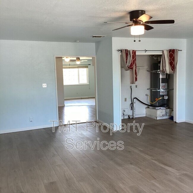 Building Photo - 8724 Halverson Dr