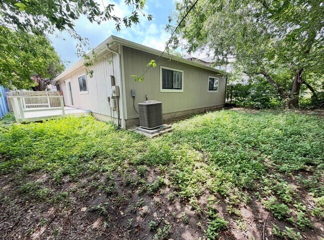 Building Photo - 3 bed 2 bath in Heritage Park