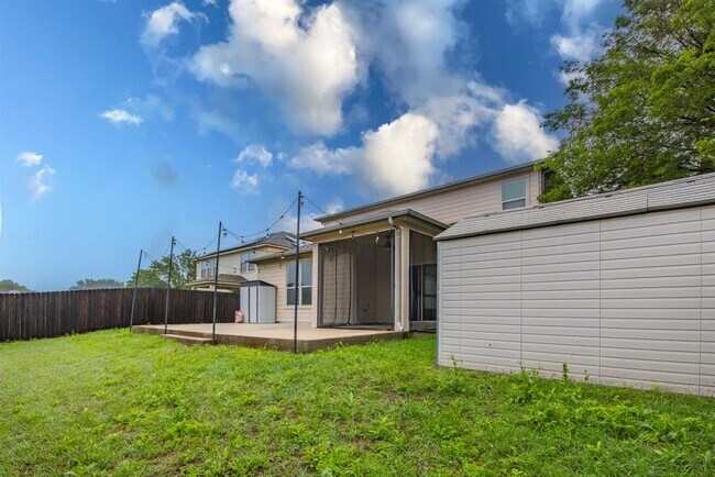 Building Photo - 407 Greener Dr