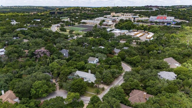 Building Photo - 3605 Silver Hill Cir