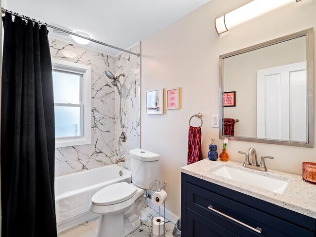 Building Photo - 2001 Tampa Ave