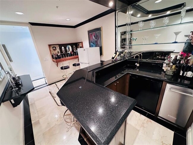 Building Photo - 6001 N Ocean Dr