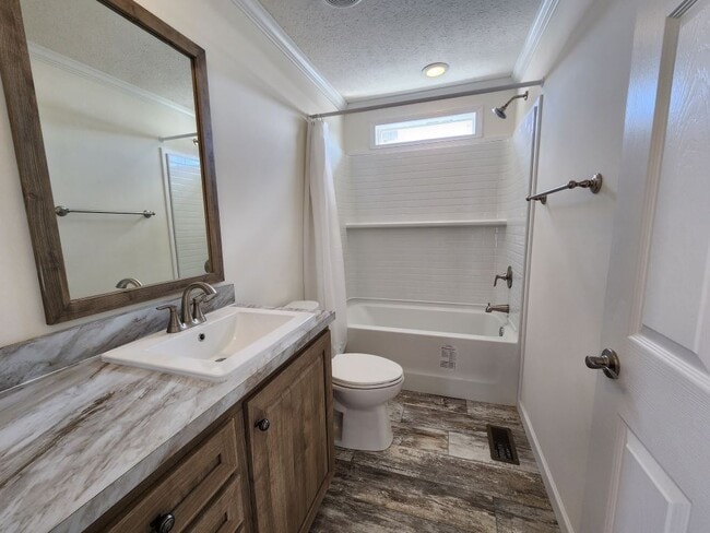 Building Photo - 521 Eland Dr