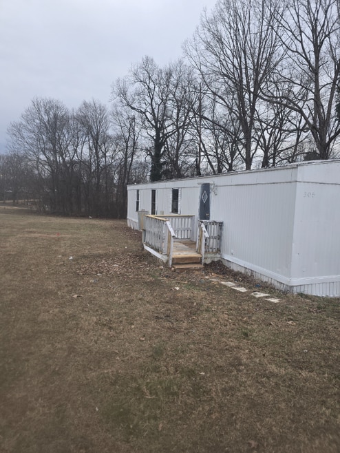 Building Photo - 305 Dowtin Ln