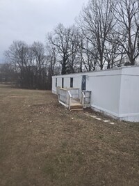 Building Photo - 305 Dowtin Ln