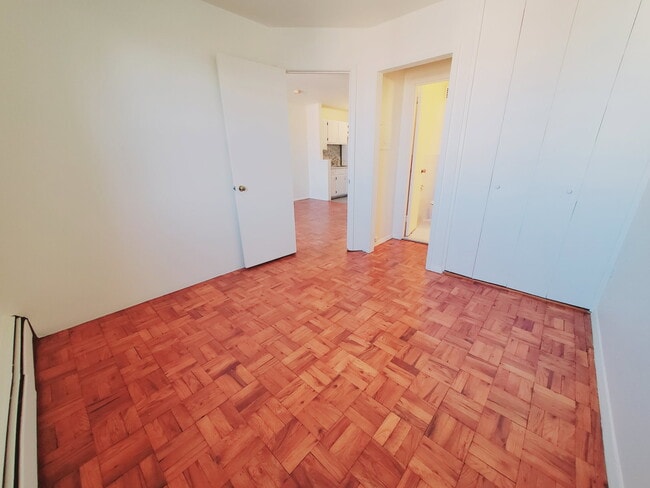 Building Photo - 140 Grove St