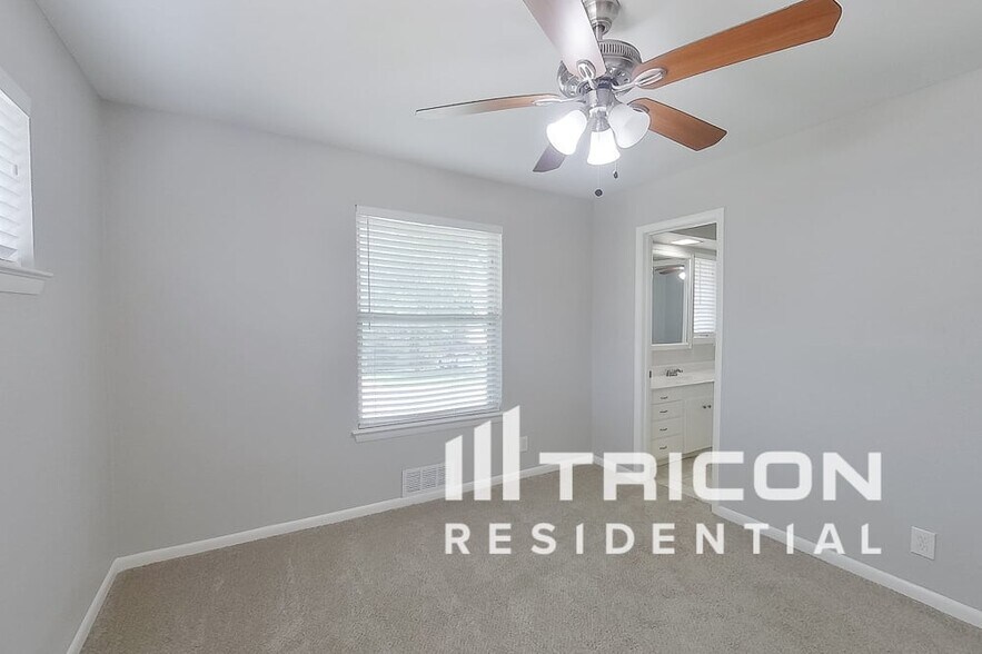 Building Photo - 3240 Springwood Ln