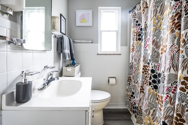 Building Photo - 19229 Pierce Dr