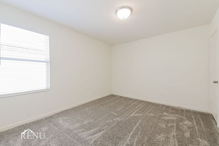 Building Photo - 6215 Old Bridge Way